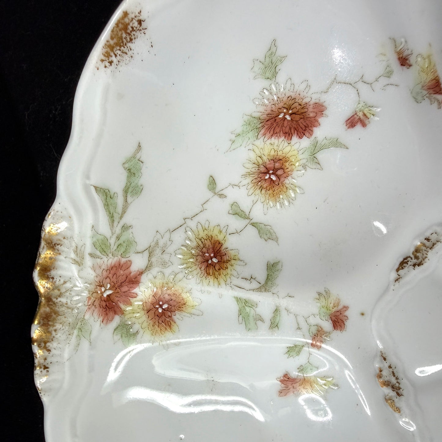 Antique porcelain oyster plate floral sprays gold trim scalloped rim 8 1/4 A1146