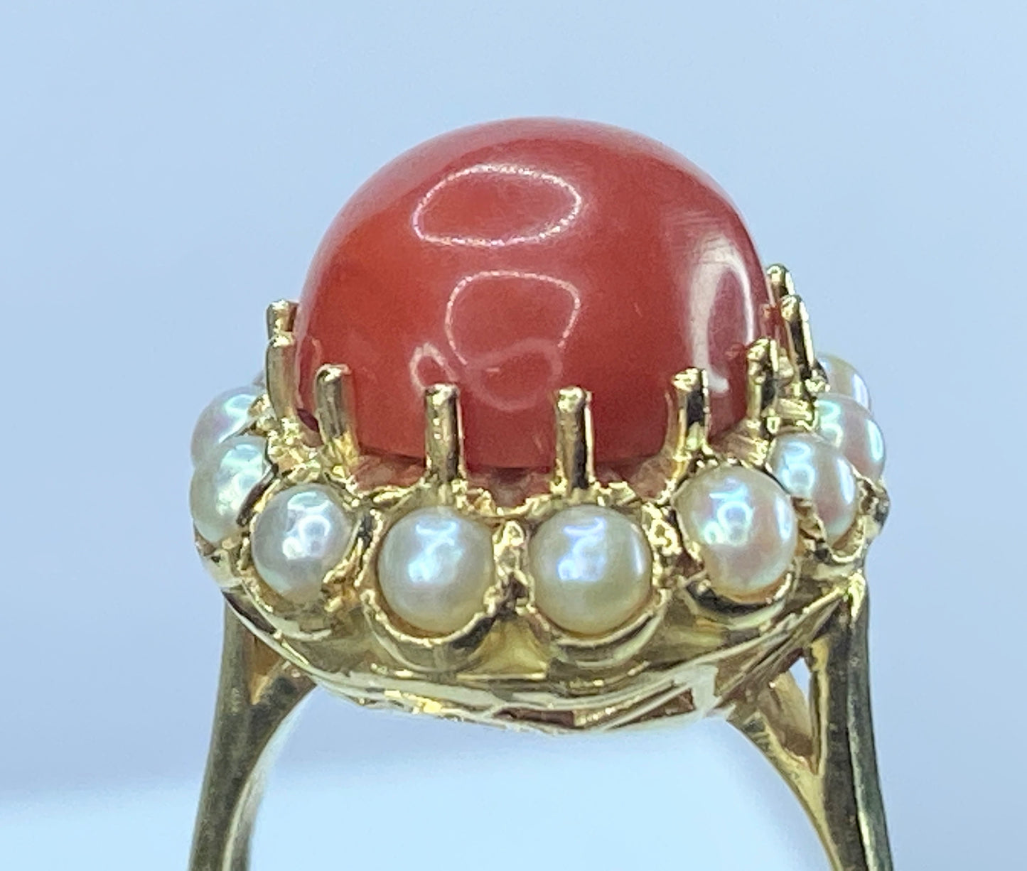 Art Deco 18K gold Coral Cabochon cultured seed Pearl ring