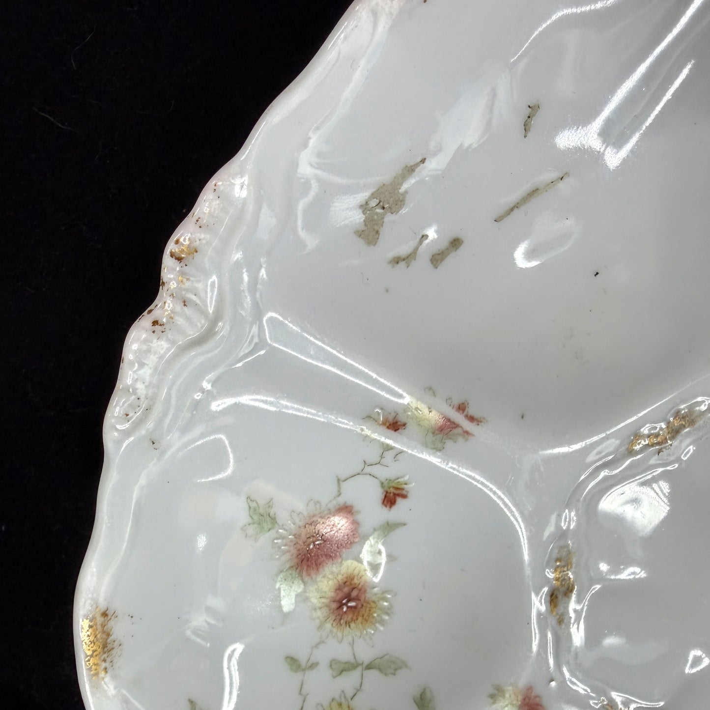 Antique porcelain oyster plate floral sprays gold trim scalloped rim 8 1/4 A1146