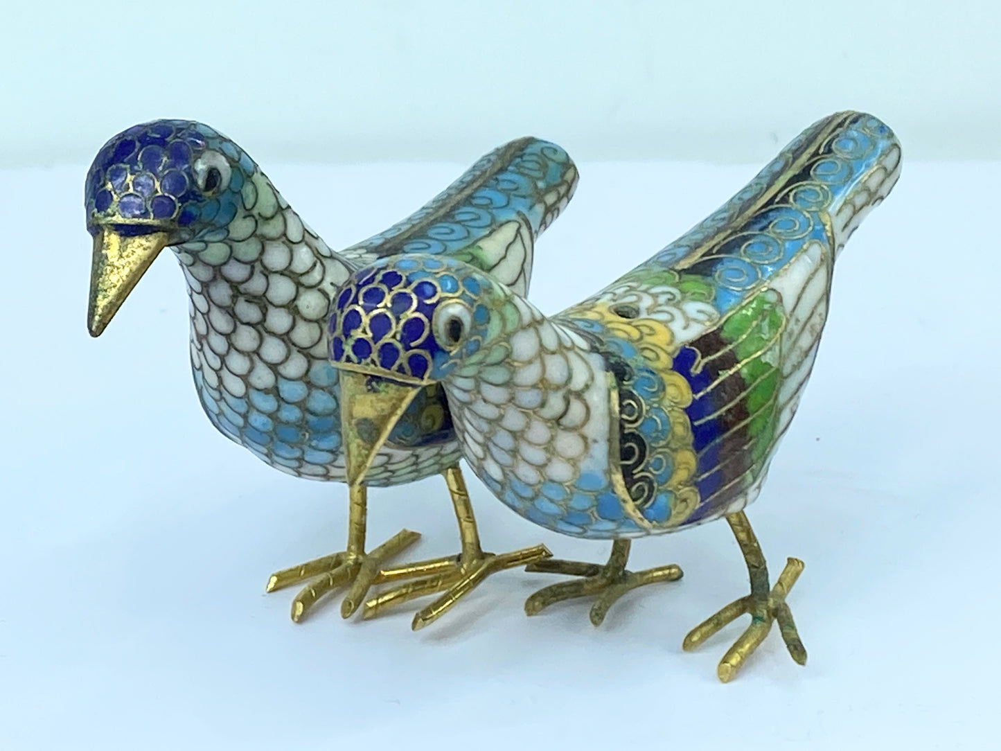 Pair of Chinese cloisonne bird ornaments 3 1/8" x 2 1/4" 67.5g A317