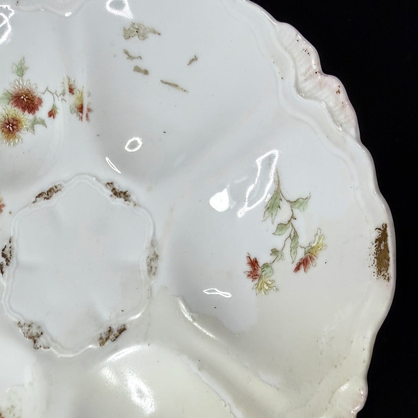 Antique porcelain oyster plate floral sprays gold trim scalloped rim 8 1/4 A1146