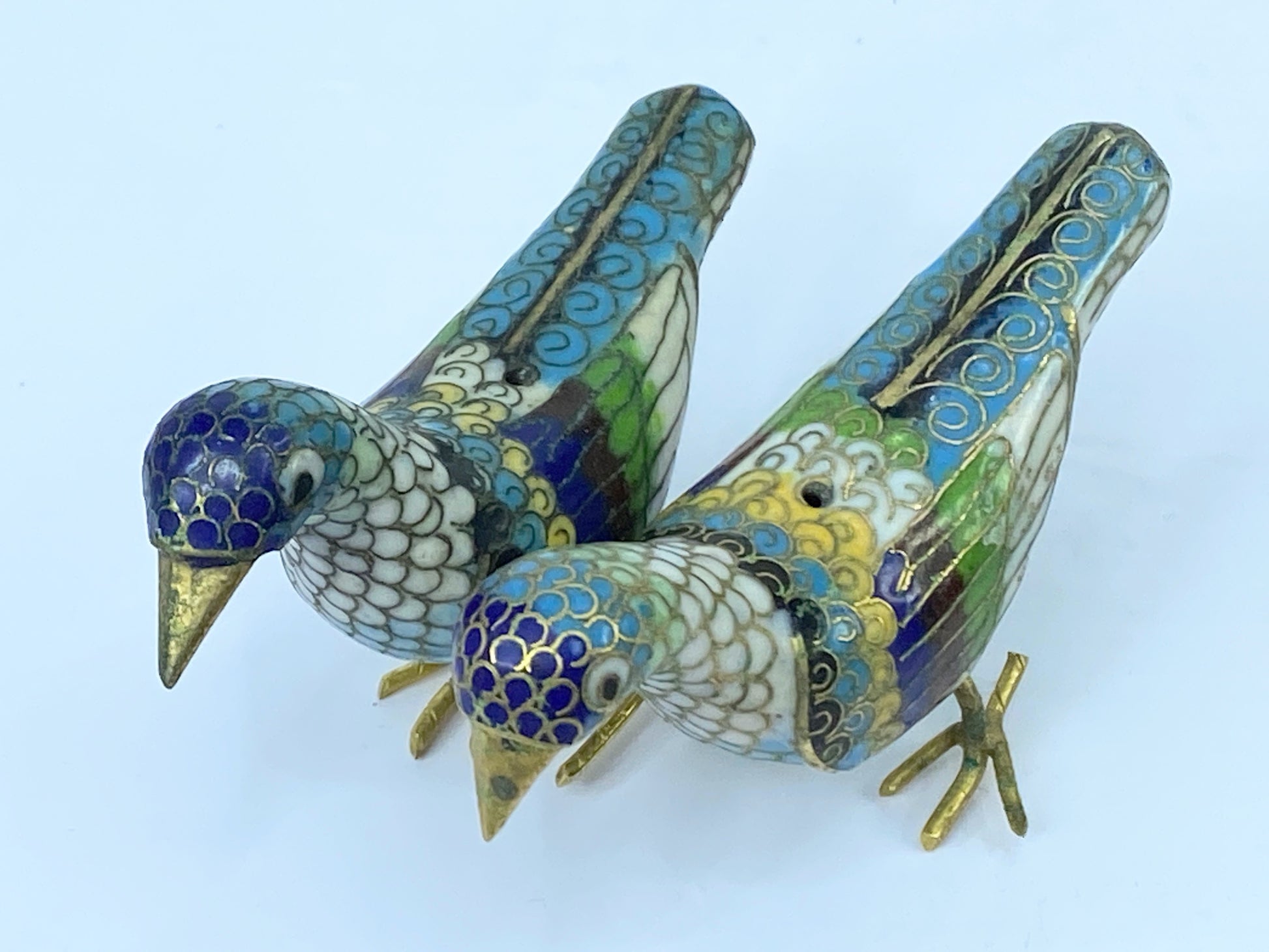 Pair of Chinese cloisonne bird ornaments 3 1/8" x 2 1/4" 67.5g A317