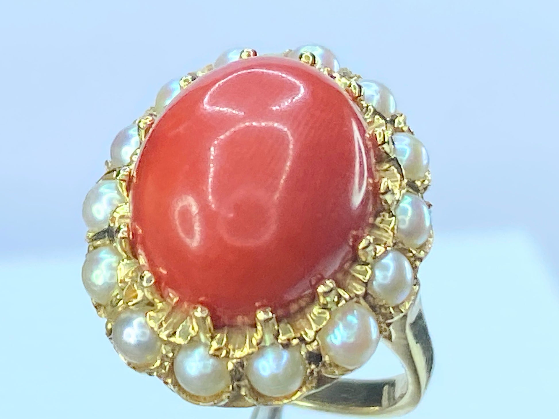 Art Deco 18K gold Coral Cabochon cultured seed Pearl ring