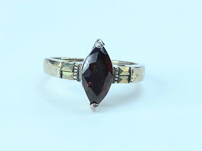 Sterling Silver marquise Garnet ring 3.2g s6.5 JR8923