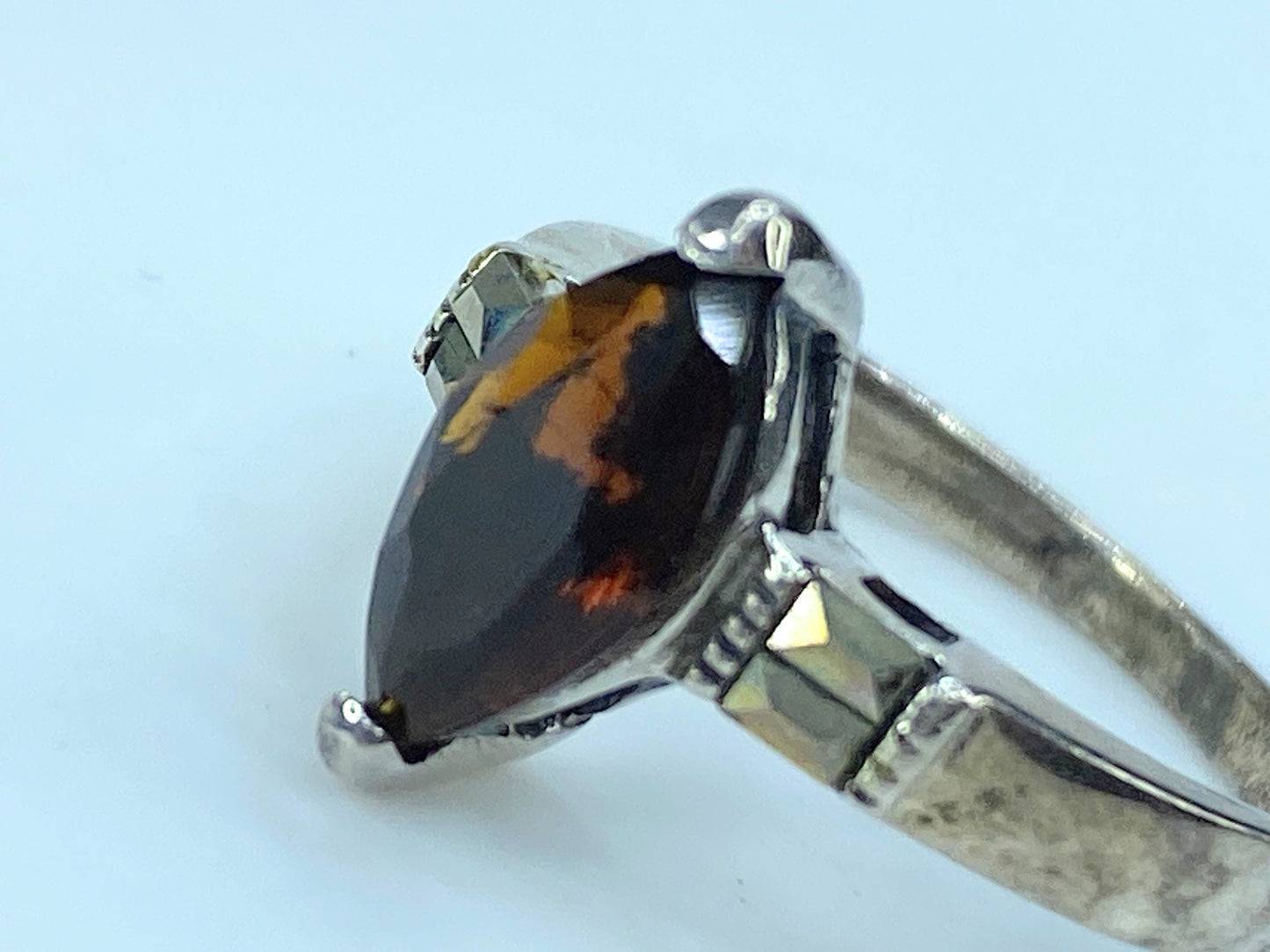 Sterling Silver marquise Garnet ring 3.2g s6.5 JR8923