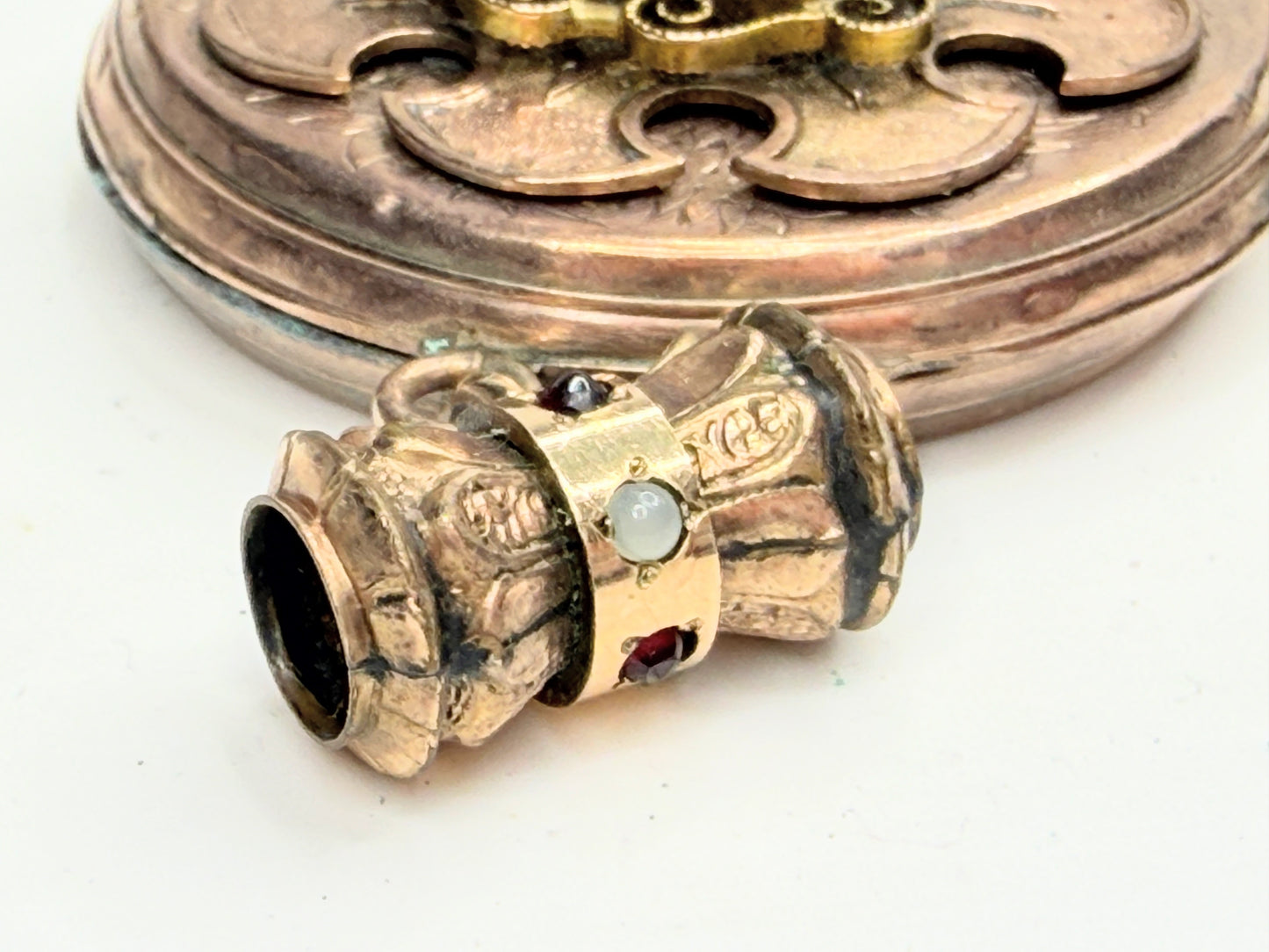 Antique 10K Gold Hand Painted Porcelain Locket Garnet Opal Bale JR1247