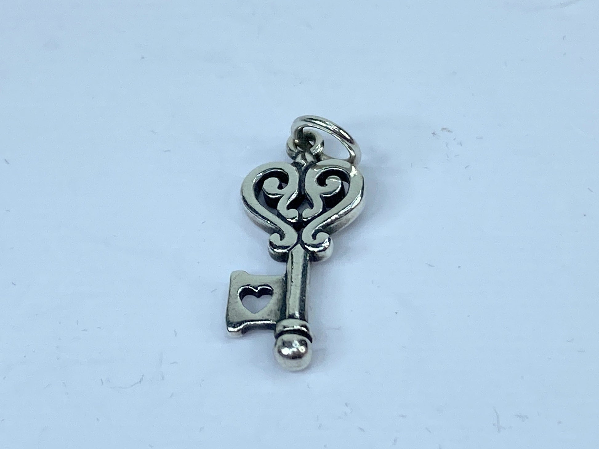 James Avery Scroll Key To My Heart Charm Pendant Sterling Silver w/box JR659