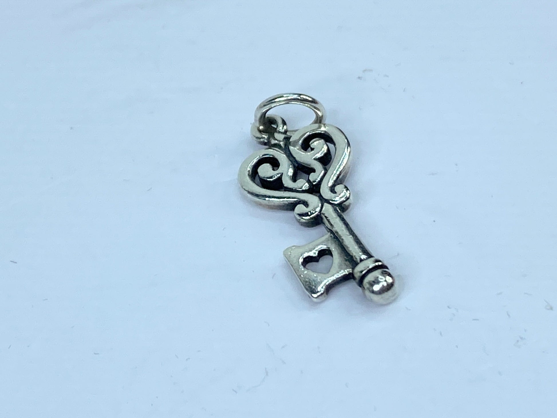 James Avery Scroll Key To My Heart Charm Pendant Sterling Silver w/box JR659