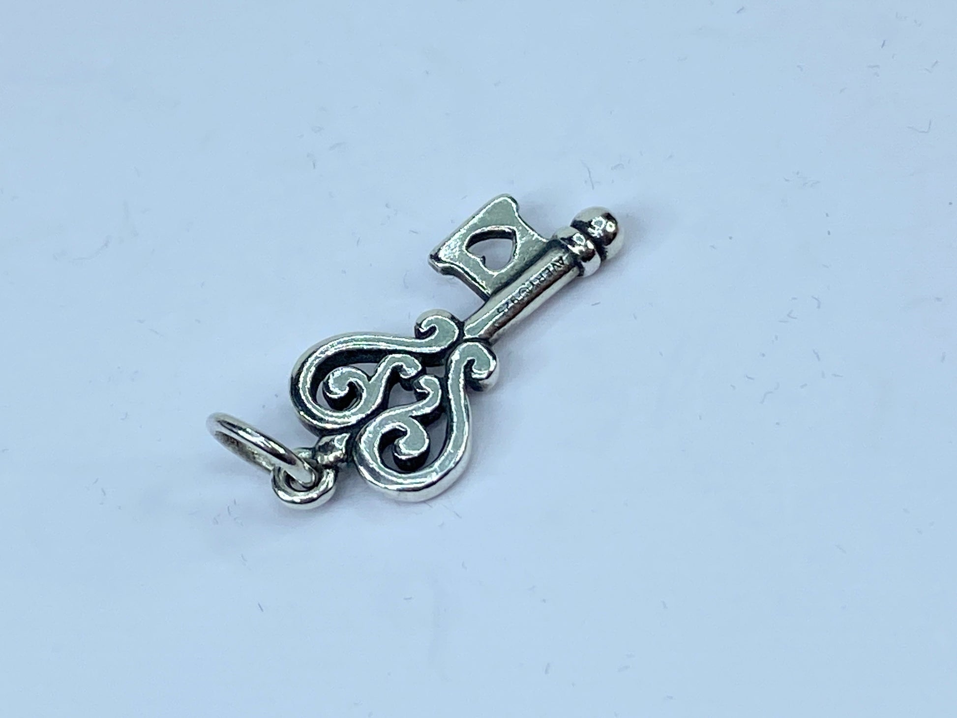 James Avery Scroll Key To My Heart Charm Pendant Sterling Silver w/box JR659