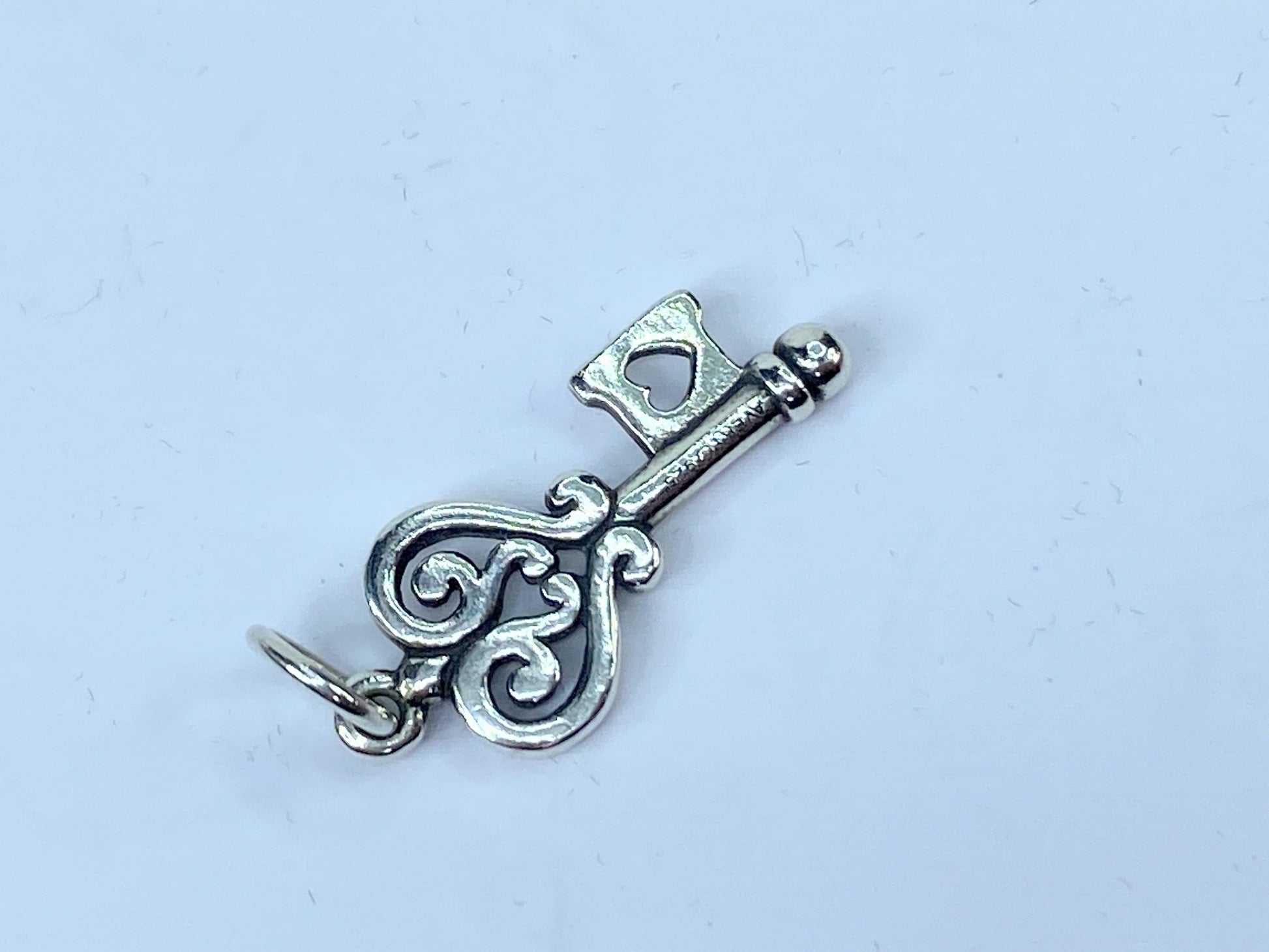 James Avery Scroll Key To My Heart Charm Pendant Sterling Silver w/box JR659