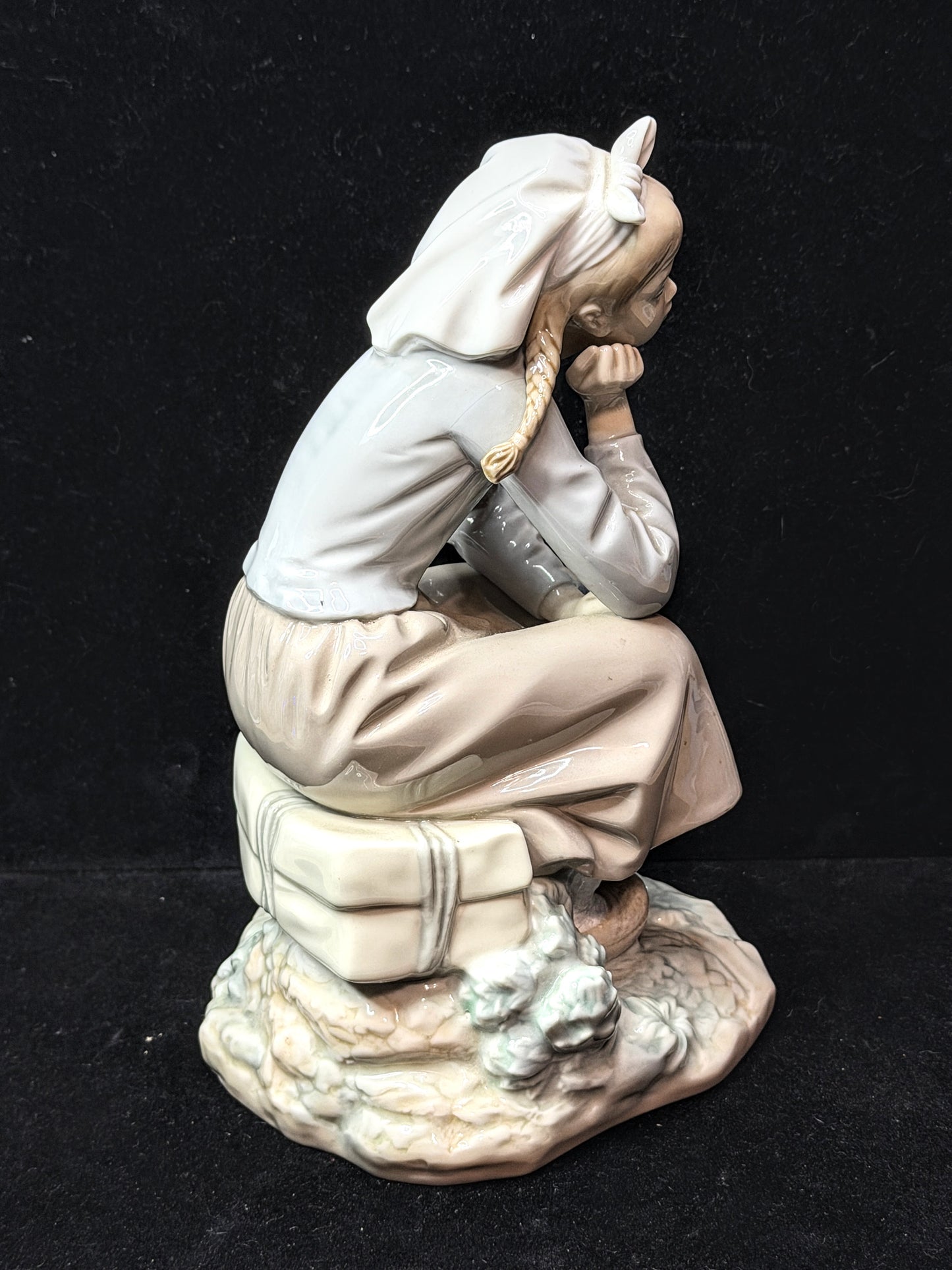 Vintage Lladró Daydreaming Girl with Doll and Basket Porcelain Figurine A1152