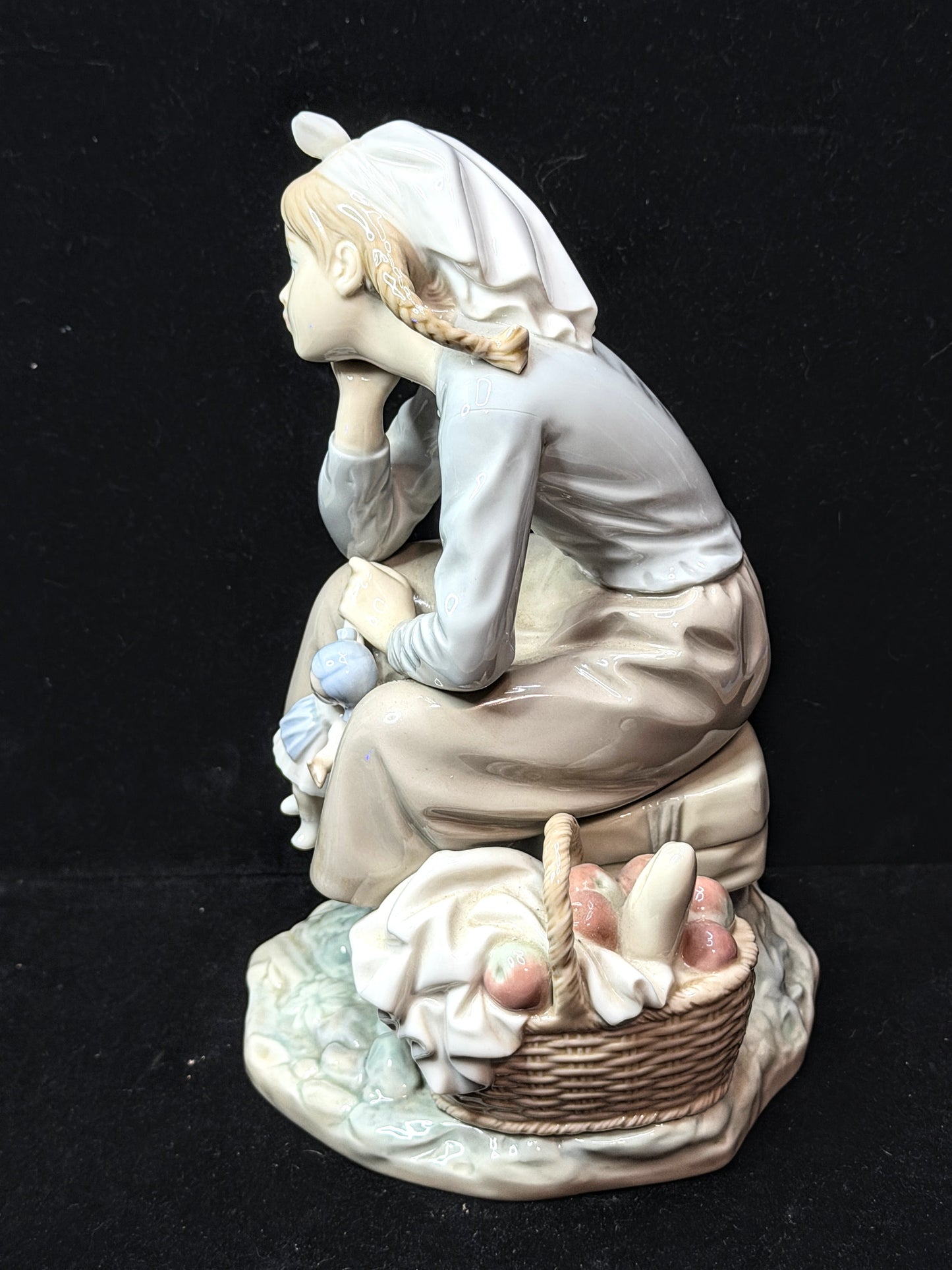 Vintage Lladró Daydreaming Girl with Doll and Basket Porcelain Figurine A1152