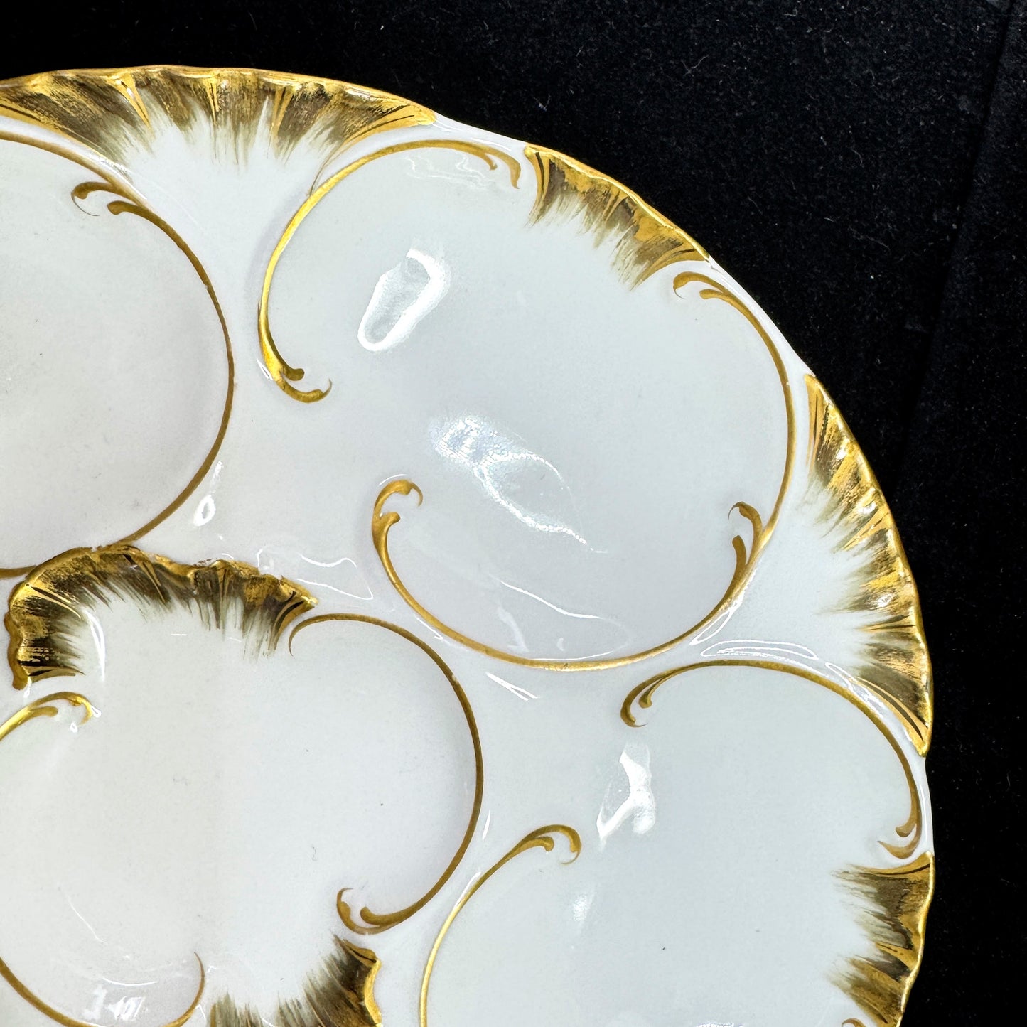 Antique Haviland Limoges Oyster Plate White Rich Gold Gilt 8.25in A1174