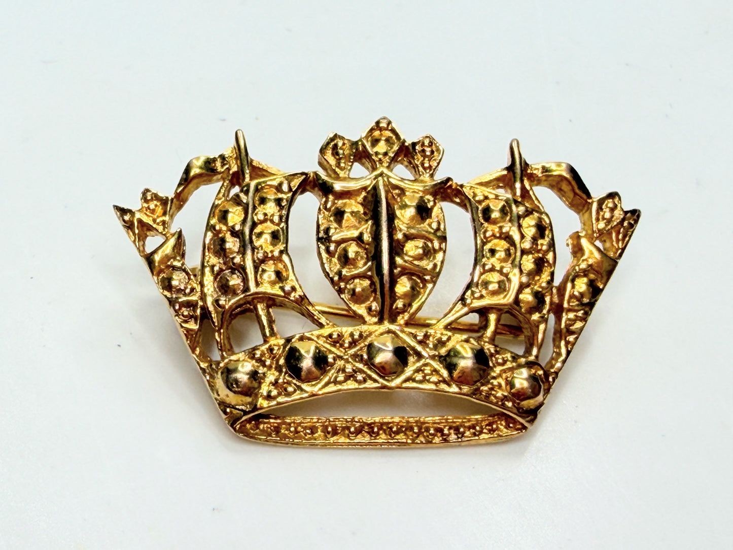 Antique 10K crown brooch openwork regal revival early twentieth century JR1252