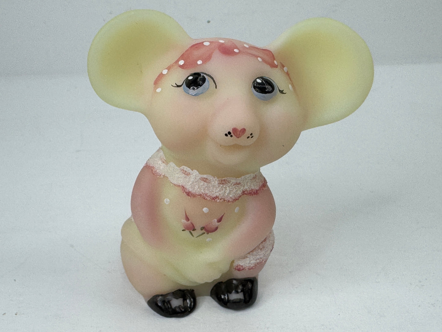 Vintage Fenton Burmese Glass Mouse Nancy Fenton Signed Uranium Glow A1181