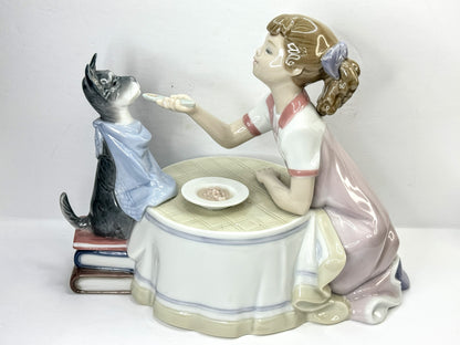 Lladró “Tea Time” Girl Feeding Dog Porcelain Figurine #01009197 Mint A1182