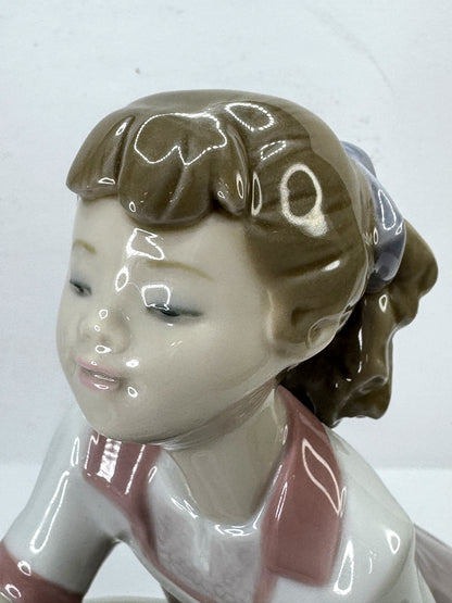 Lladró “Tea Time” Girl Feeding Dog Porcelain Figurine #01009197 Mint A1182