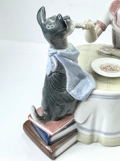 Lladró “Tea Time” Girl Feeding Dog Porcelain Figurine #01009197 Mint A1182
