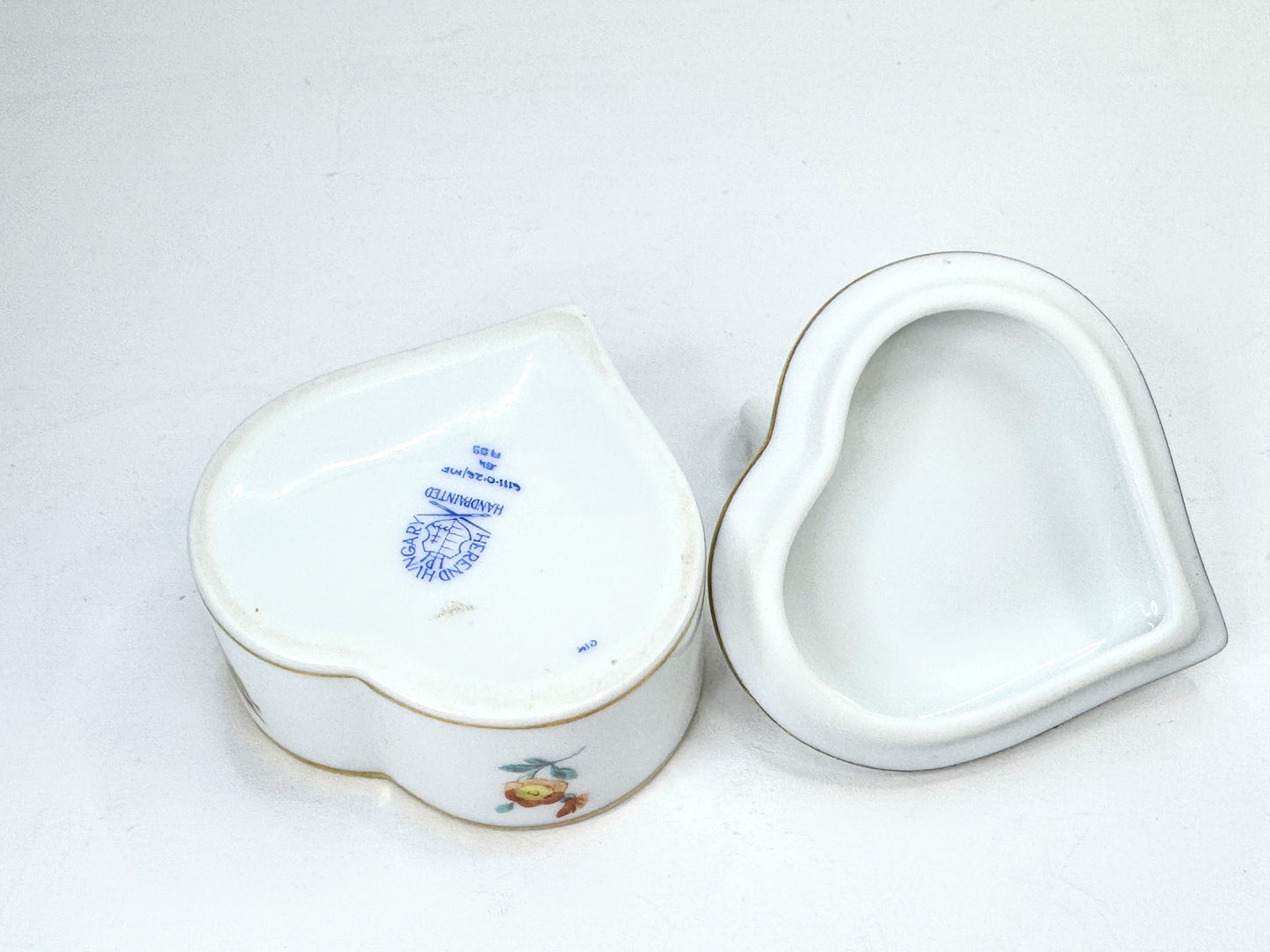 Vintage Herend Hungary Kimberly Heart Cat Trinket Box Hand Painted A1184