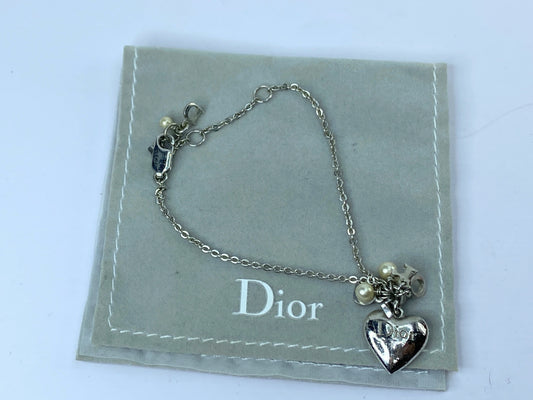 Christian Dior faux Pearl Beaded Heart Charm Bracelet 8" in pouch GS487
