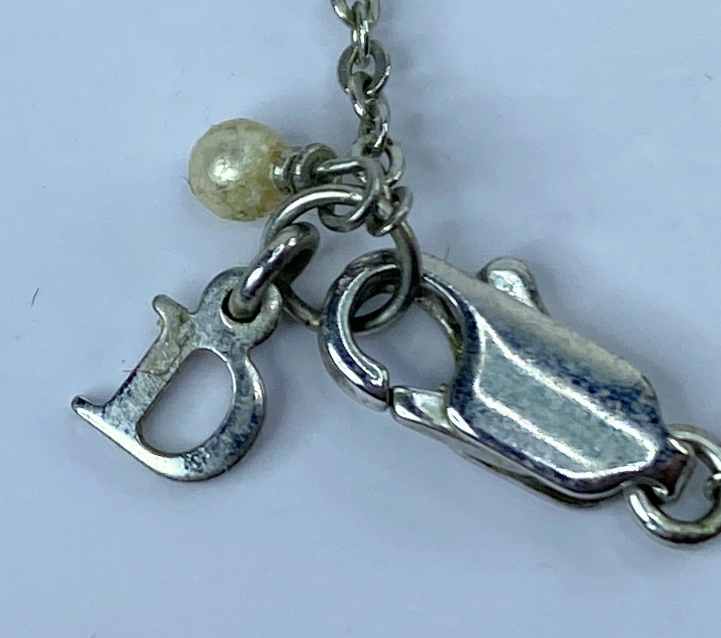 Christian Dior faux Pearl Beaded Heart Charm Bracelet 8" in pouch GS487