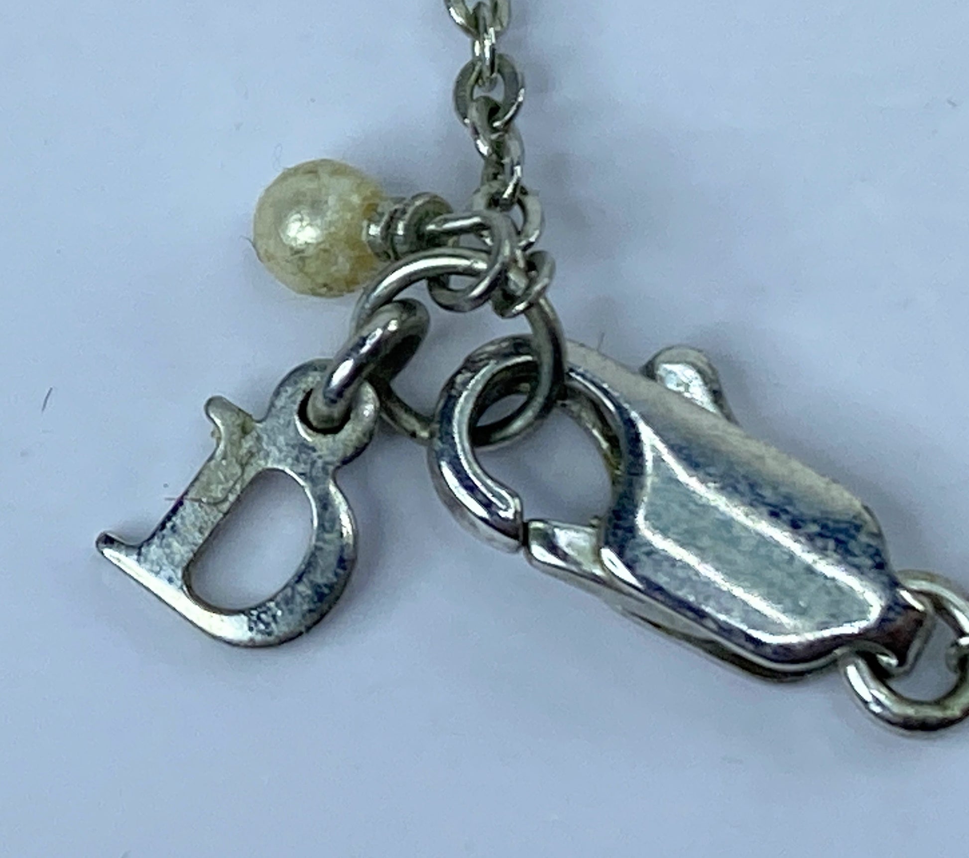 Christian Dior faux Pearl Beaded Heart Charm Bracelet 8" in pouch GS487