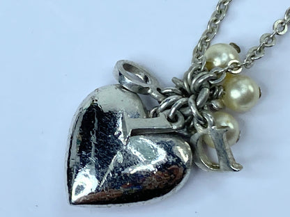 Christian Dior faux Pearl Beaded Heart Charm Bracelet 8" in pouch GS487