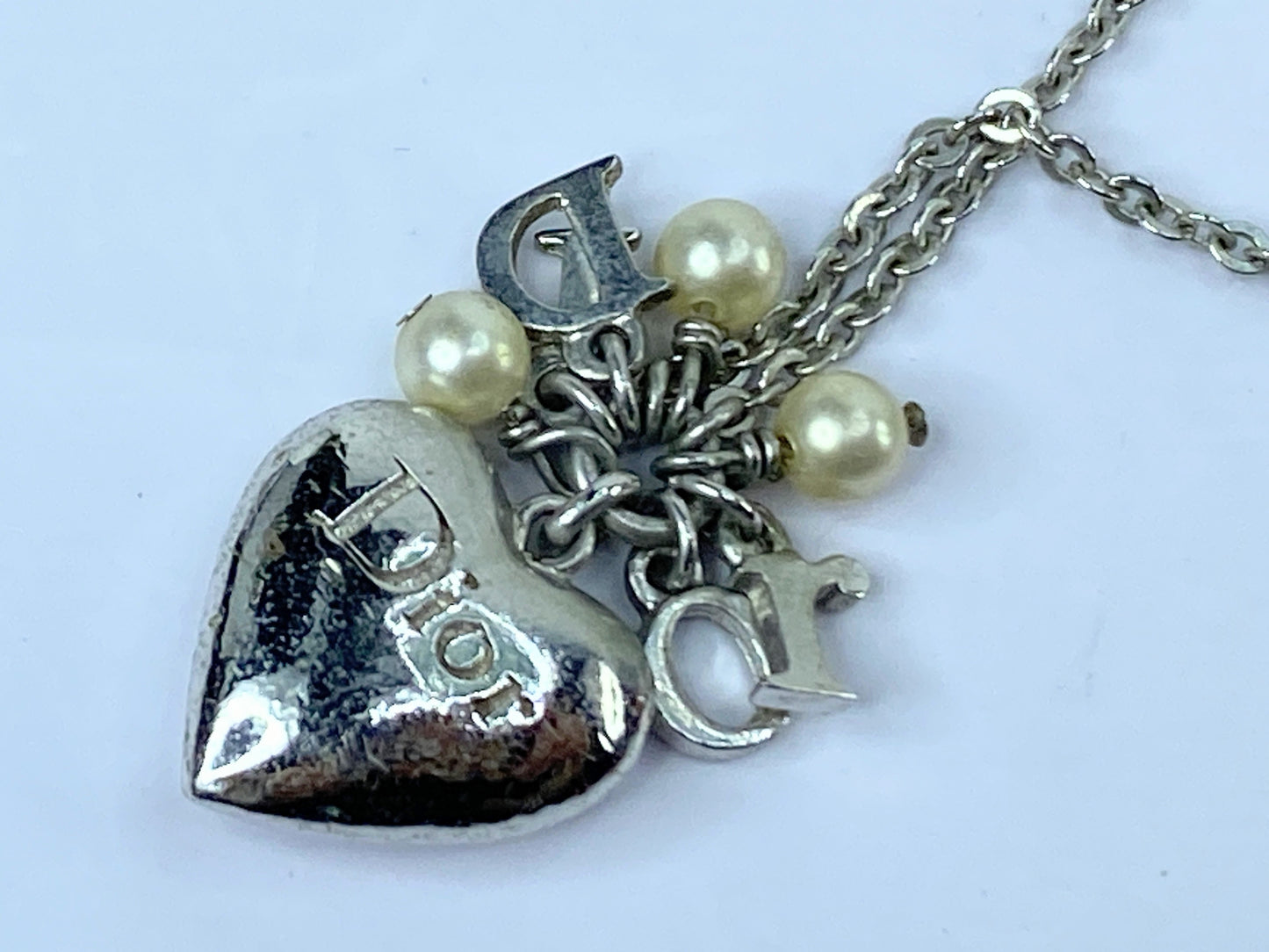 Christian Dior faux Pearl Beaded Heart Charm Bracelet 8" in pouch GS487