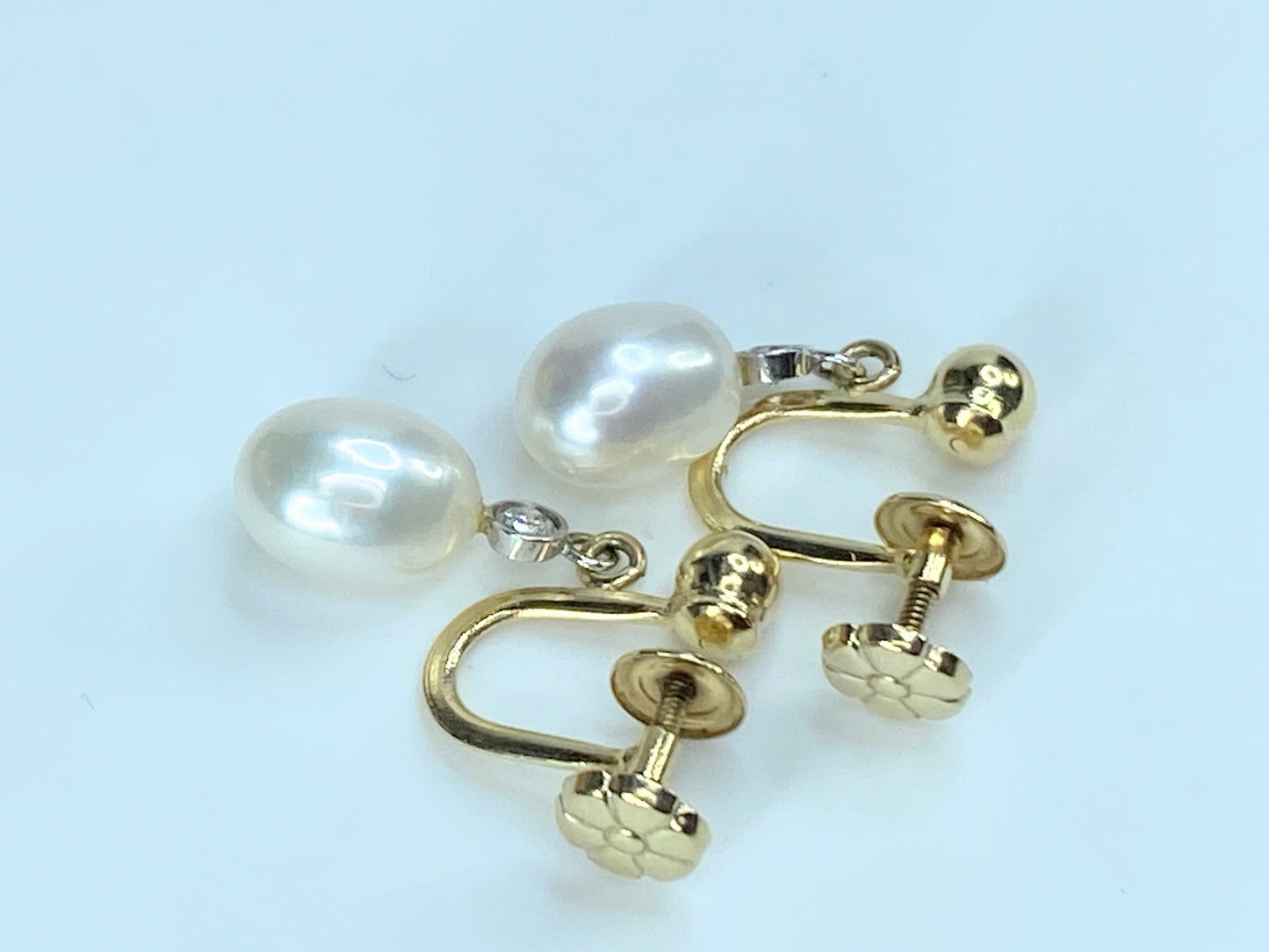 Cultured Pearl Diamond Yellow Gold screw on earrings JR8999