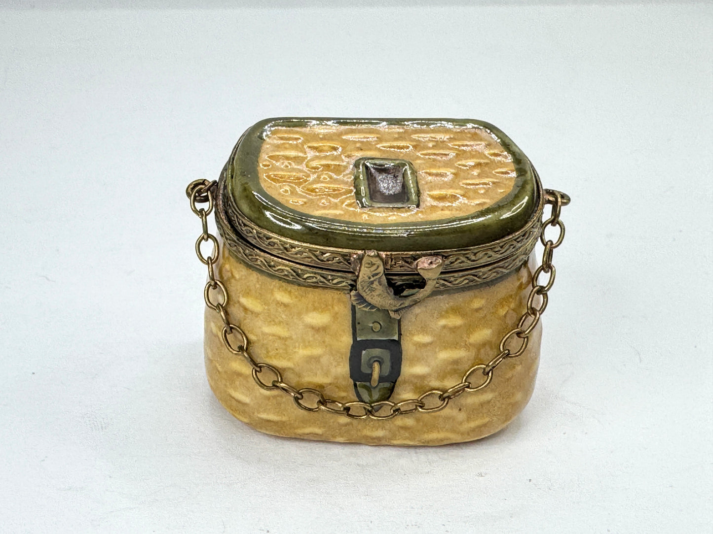 Vintage Limoges France Peint Main Fishing Creel Trinket Box Hidden Fish A1189