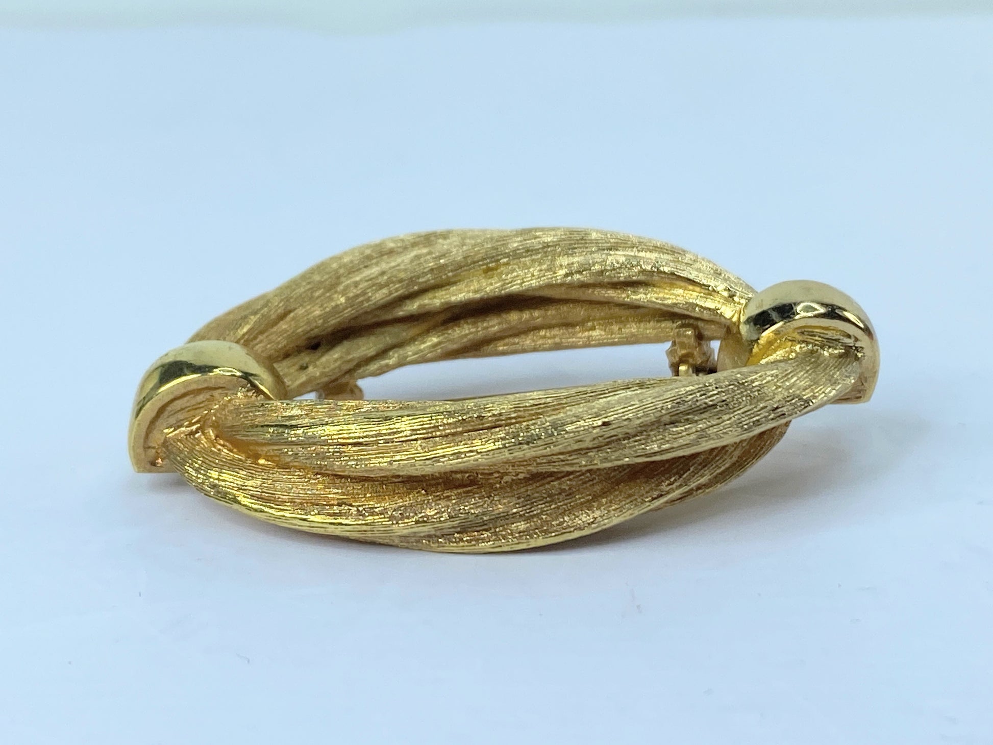 Christian Dior Signed Pin Brooch Gold Plated Rope Style excellent 1 3/4" GS489