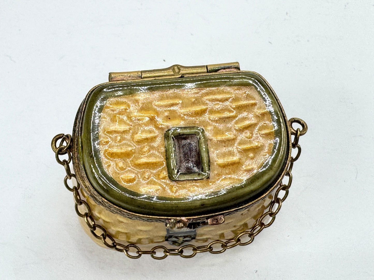 Vintage Limoges France Peint Main Fishing Creel Trinket Box Hidden Fish A1189