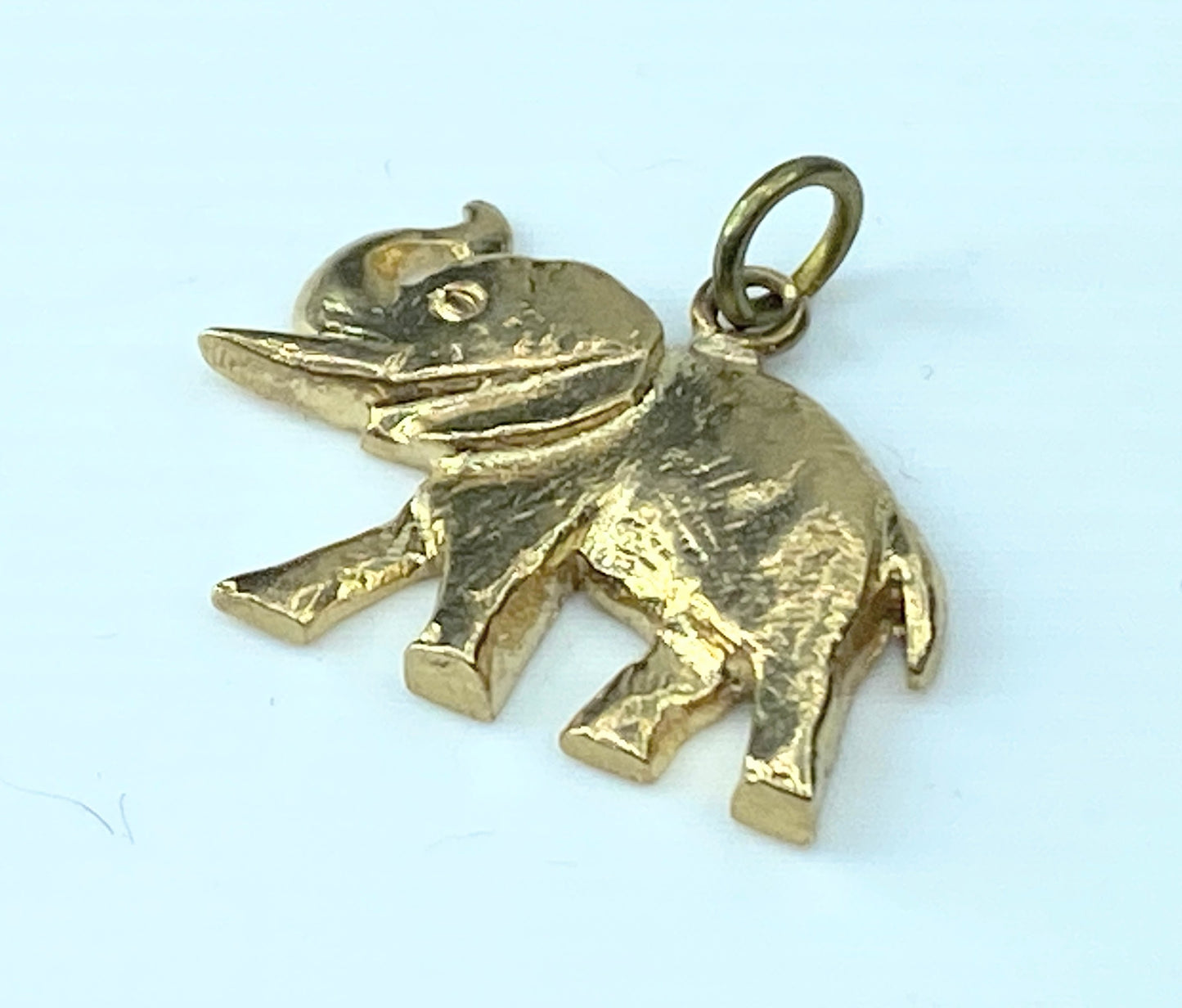 Trunk Up Lucky Elephant Charm in 14 Karat Gold 2.8g JR9519