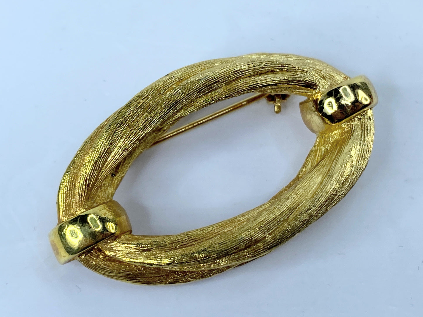 Christian Dior Signed Pin Brooch Gold Plated Rope Style excellent 1 3/4" GS489