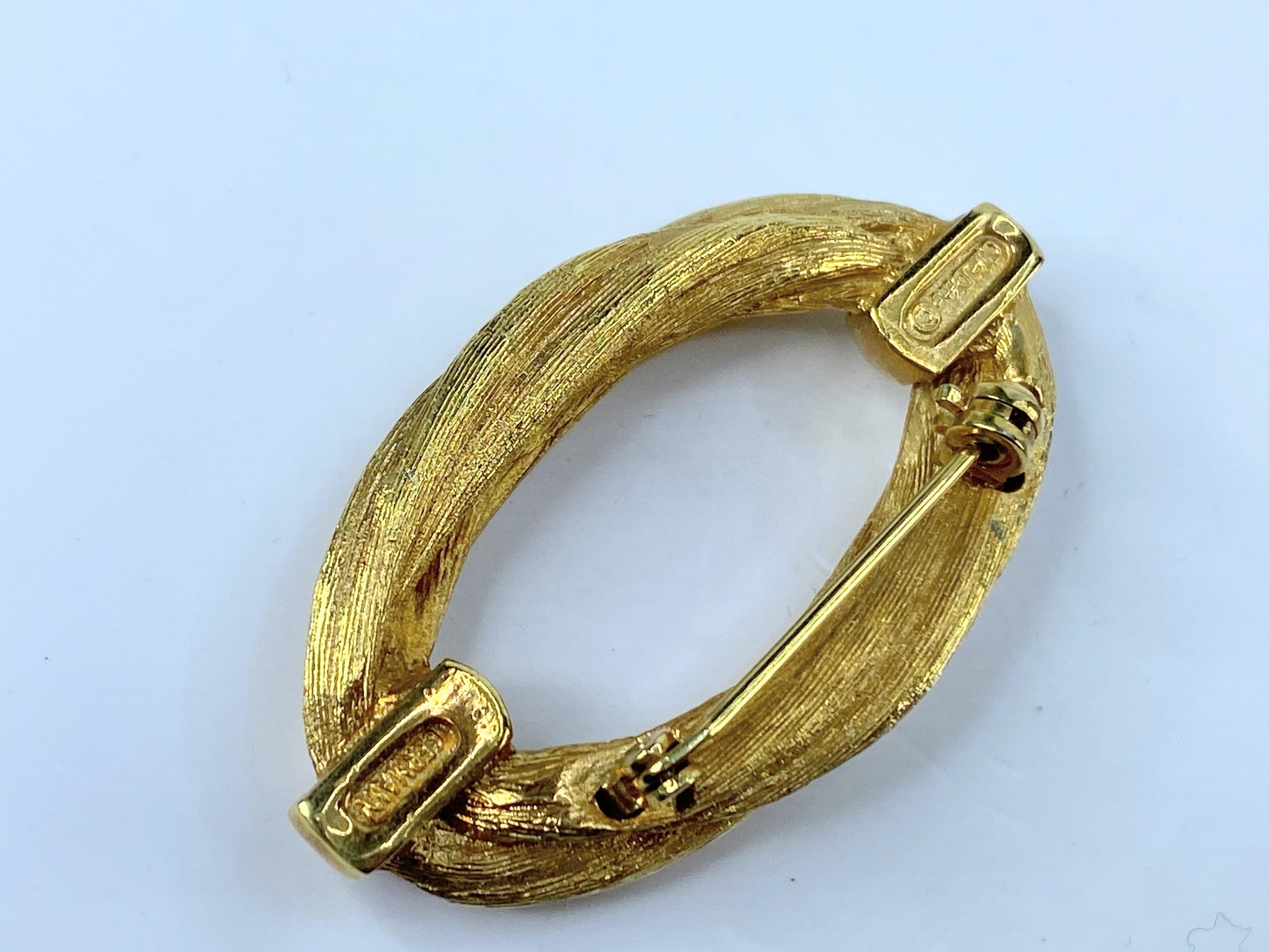 Christian Dior Signed Pin Brooch Gold Plated Rope Style excellent 1 3/4" GS489