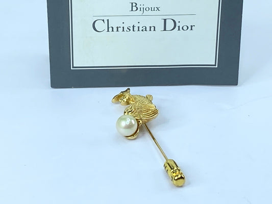 Rare Christian Dior Jumping Koi 7.5mm Faux Pearl Gold tone stick pin c1990 GS490