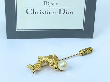 Rare Christian Dior Jumping Koi 7.5mm Faux Pearl Gold tone stick pin c1990 GS490