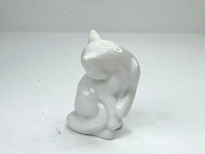 Vintage Herend White Arched Cat Hand Painted Porcelain Figurine A1192