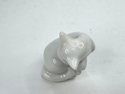 Vintage Herend White Arched Cat Hand Painted Porcelain Figurine A1192