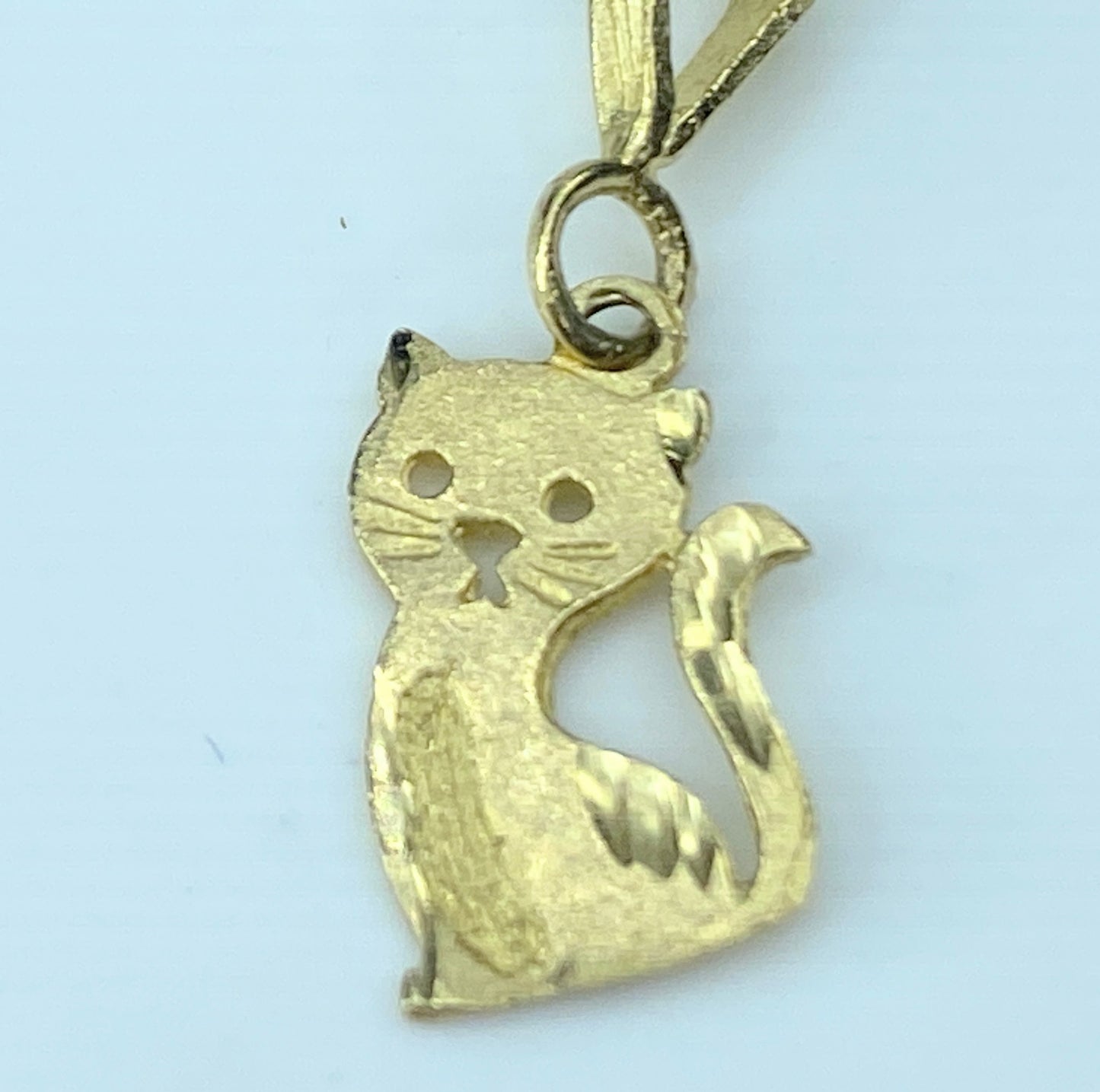 14K Kitty Cat Brush finish charm pendant JR9524