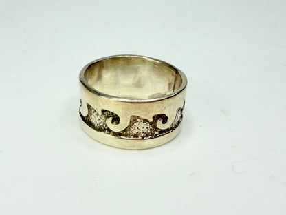 DS Sterling Silver Band Ring Size 8 Textured Cutout Wave Design Art JR1278