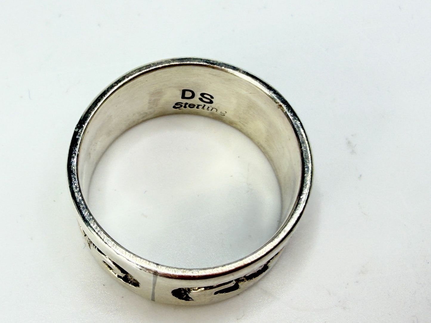 DS Sterling Silver Band Ring Size 8 Textured Cutout Wave Design Art JR1278