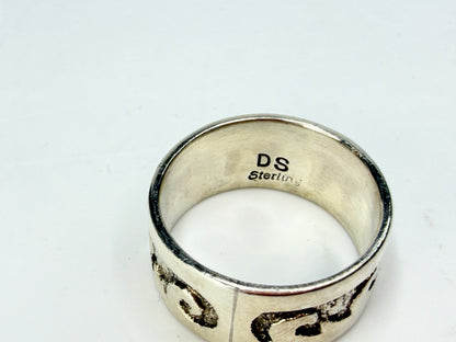 DS Sterling Silver Band Ring Size 8 Textured Cutout Wave Design Art JR1278