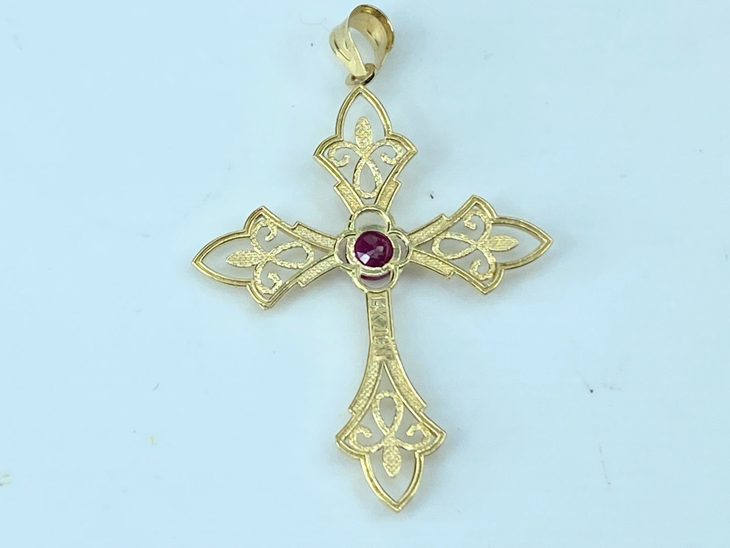 Beautiful 14K gold 0.25ct Ruby Filigree Cross 1 5/8" x 1 1/8" JR9525