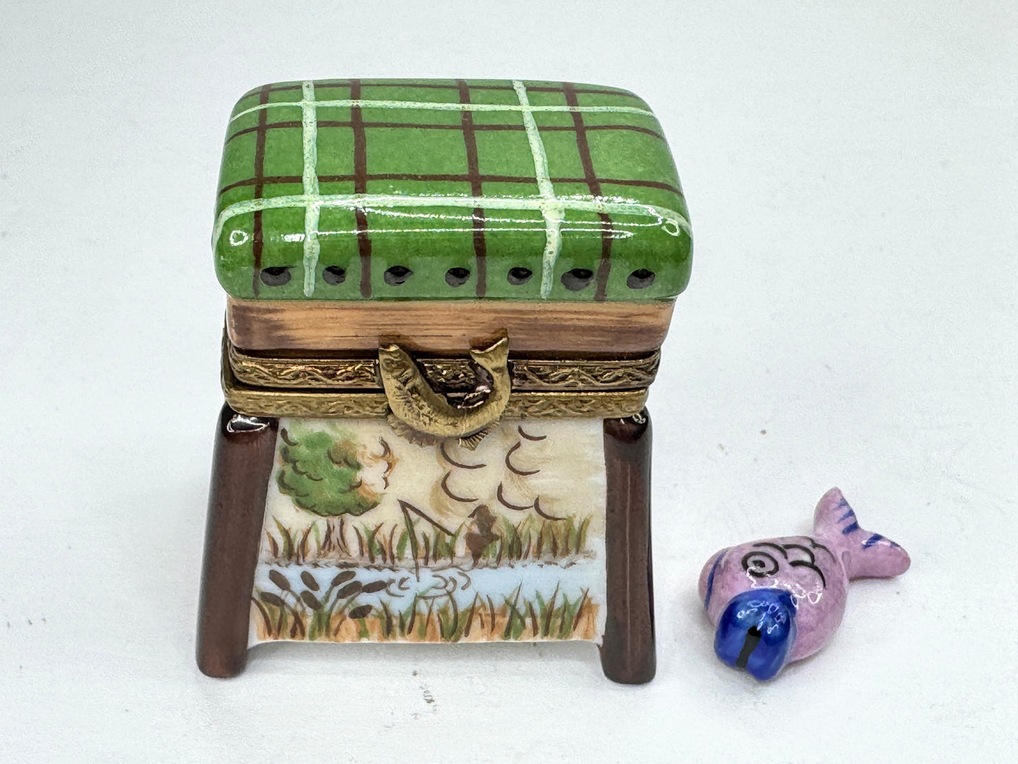 Vintage Elda Creations Limoges Fishing Creel Box with Mini Porcelain Fish A1194