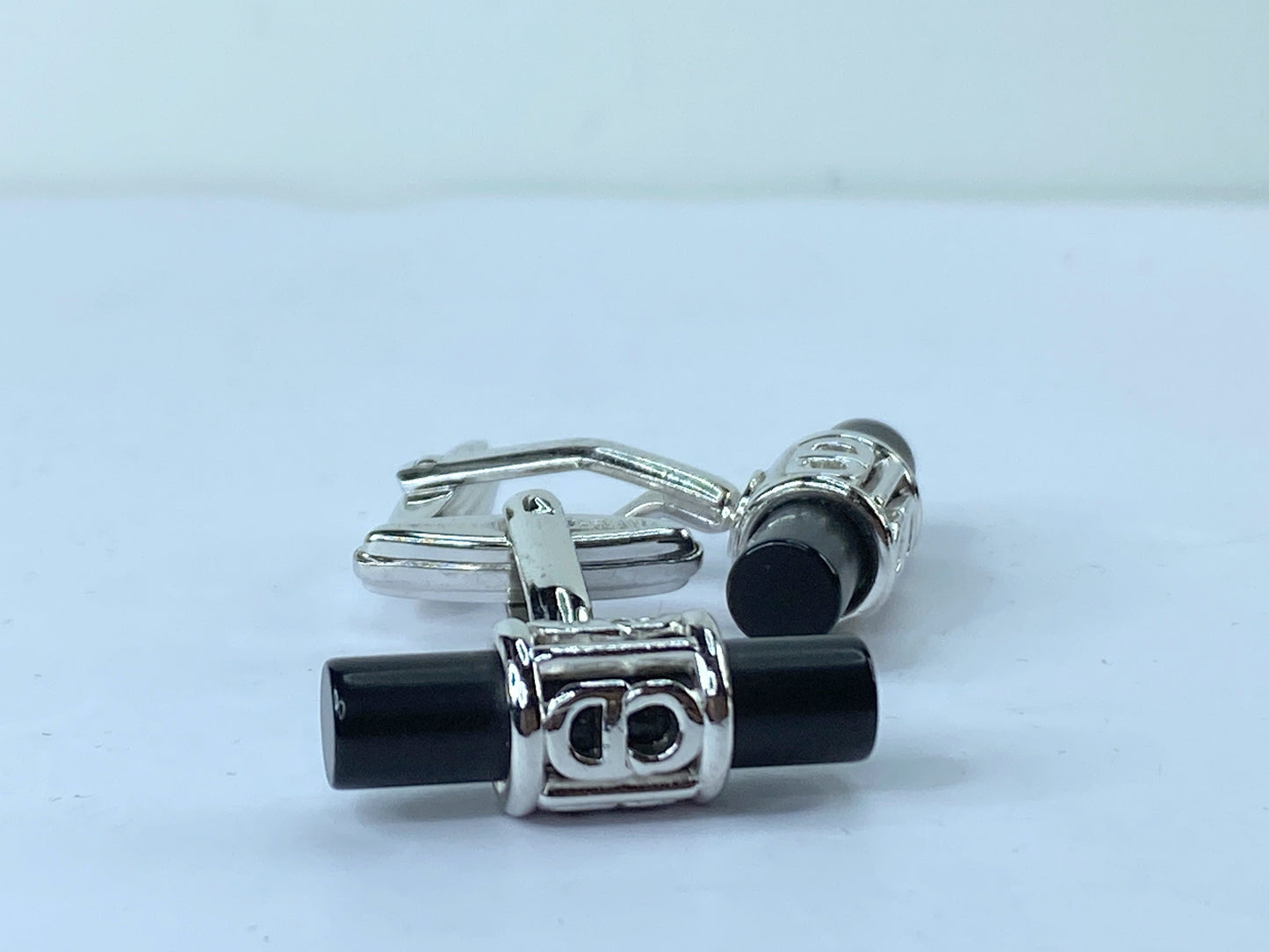 Christian Dior black Resin Silver cufflink, excellent condition authentic GS493