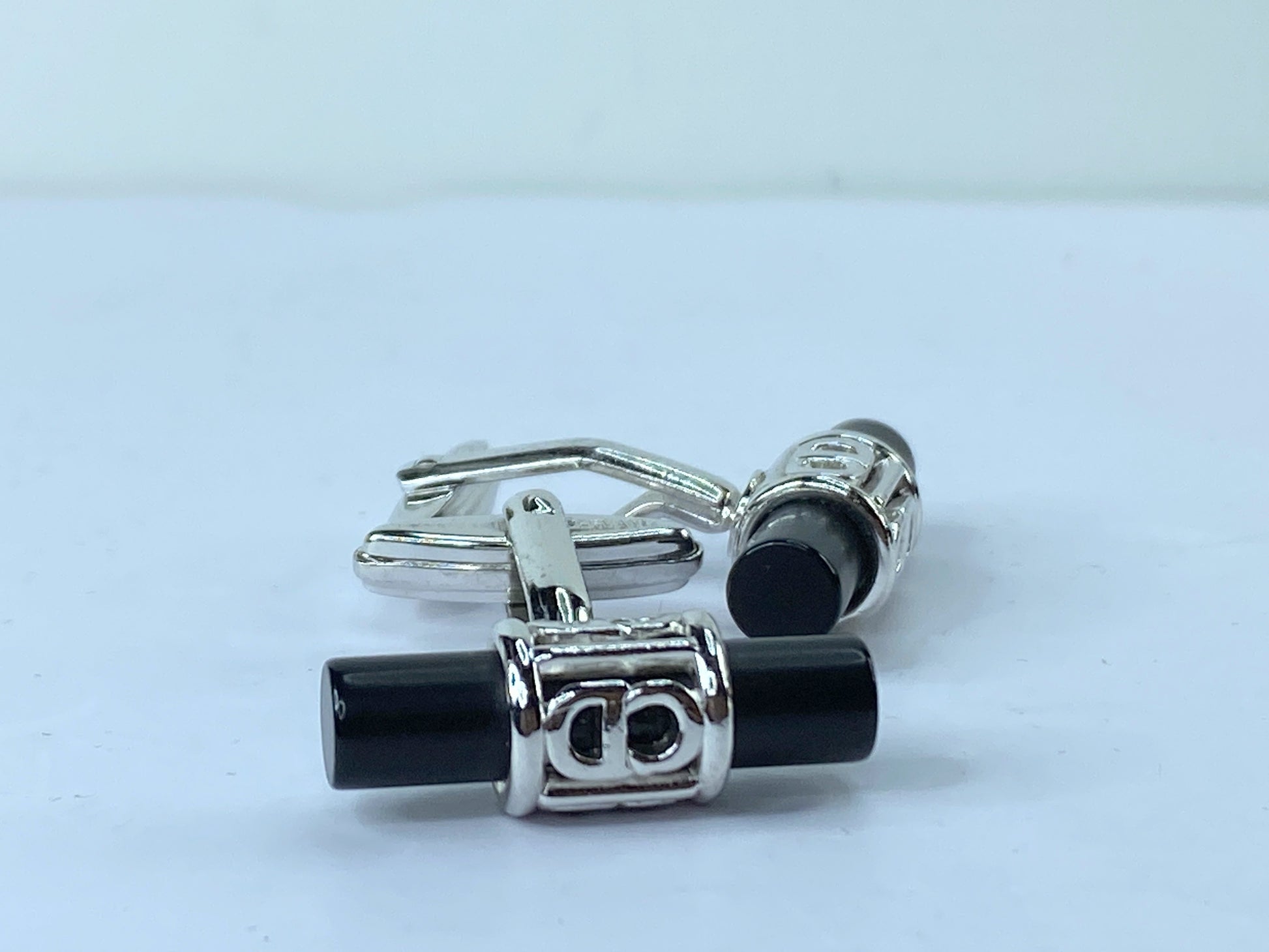 Christian Dior black Resin Silver cufflink, excellent condition authentic GS493