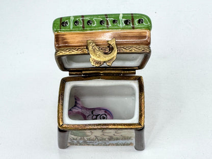 Vintage Elda Creations Limoges Fishing Creel Box with Mini Porcelain Fish A1194