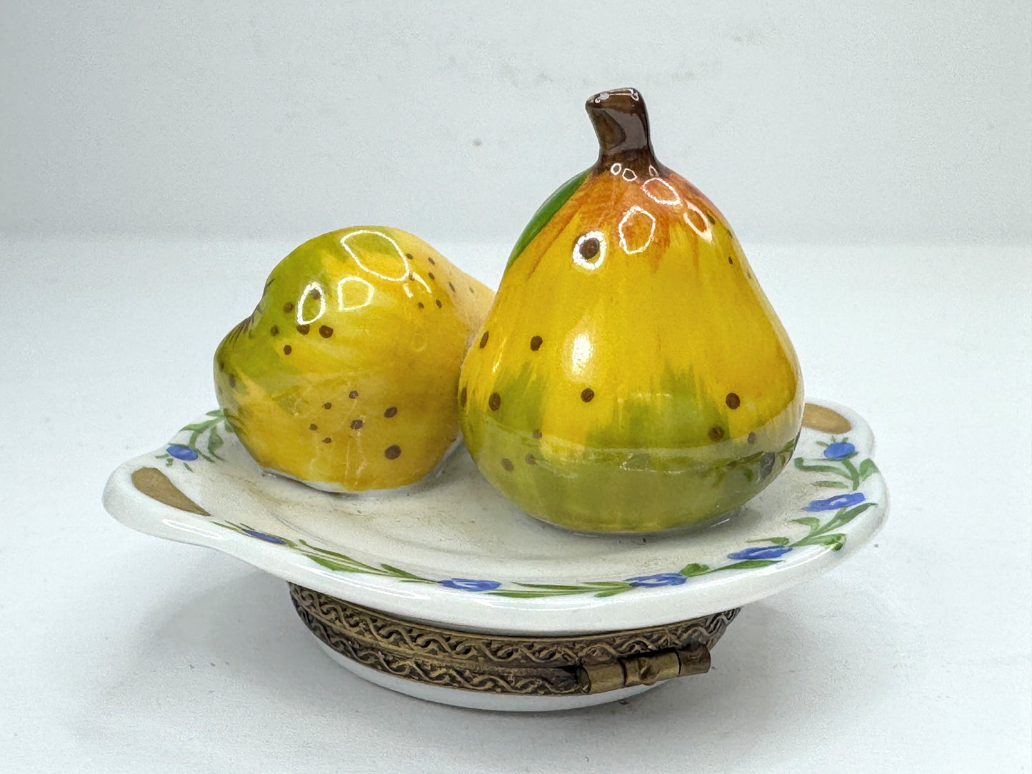 Vintage Limoges France Peint Main Two Pears on Plate Porcelain Trinket Box A1195