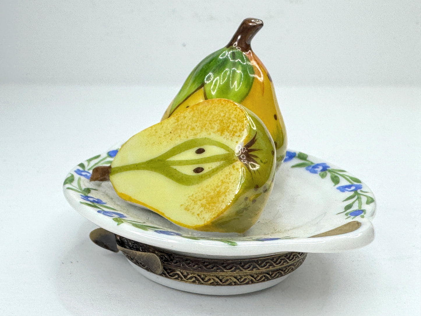 Vintage Limoges France Peint Main Two Pears on Plate Porcelain Trinket Box A1195